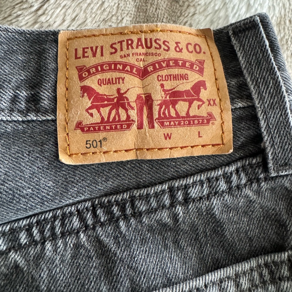 Levi's Charcoal Denim Jeans - Picture 3 of 3